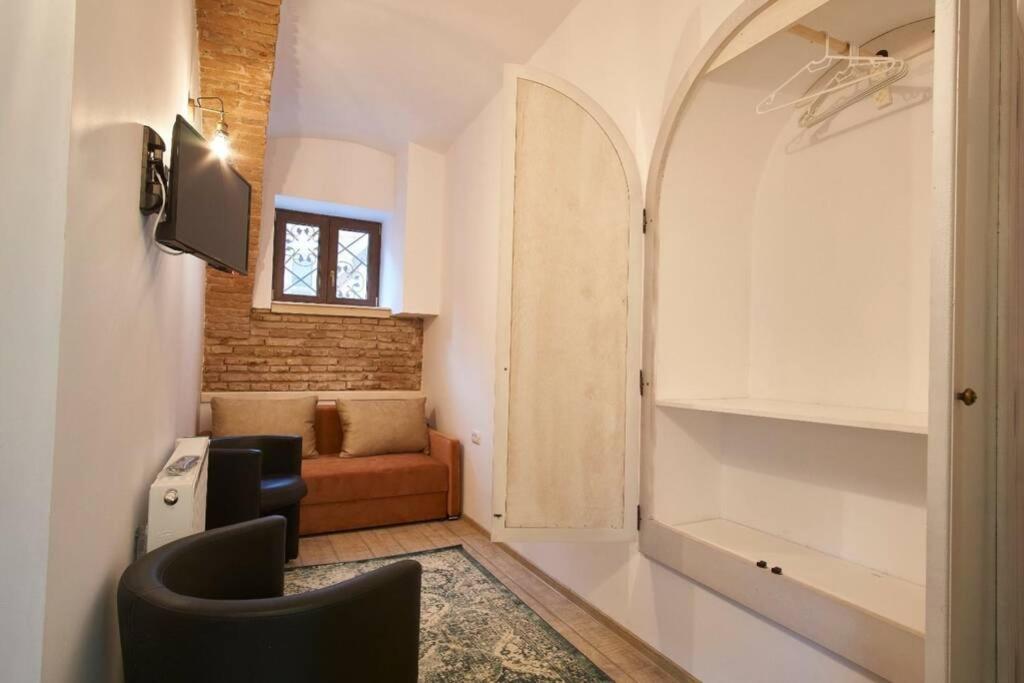 Vintage Apartament ,, Nicolux,, Centrul Vechi- Brasov Apartment ภายนอก รูปภาพ