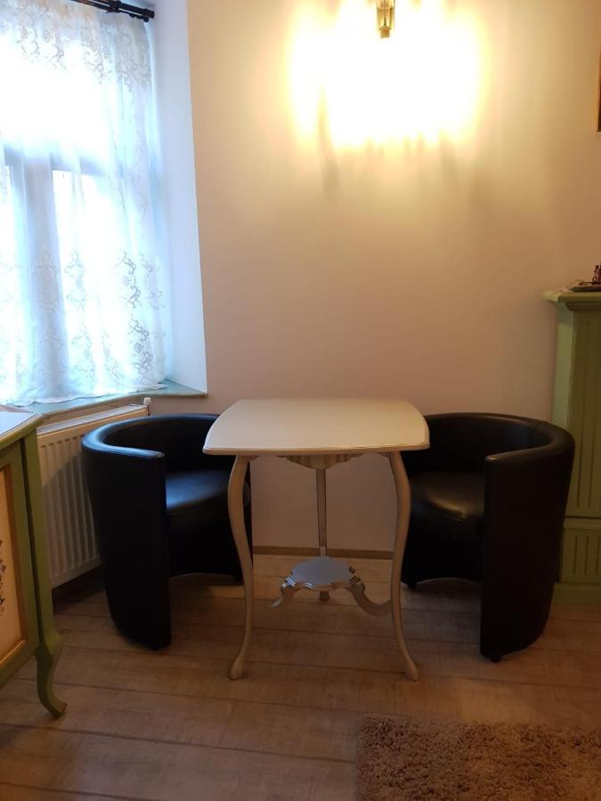 Vintage Apartament ,, Nicolux,, Centrul Vechi- Brasov Apartment ภายนอก รูปภาพ